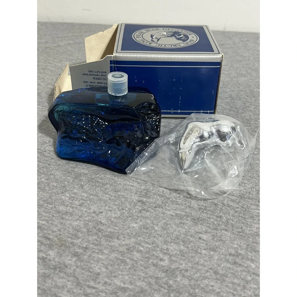 Vintage Avon Arctic‎ King Polar Bear Decanter Everest After Shave 5oz Boxed USA